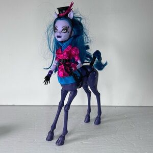 Monster High 2013 Freaky Fusions Avea Trotter Centaur Doll Missing Wings